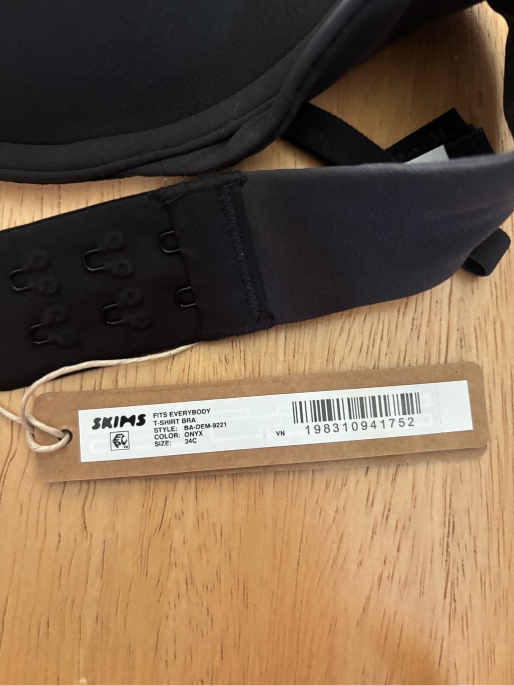 SKIMS NWT bundle - Picture 4 of 5